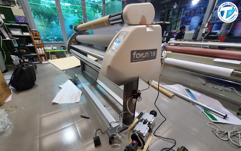 Máy cán Fayon vận hàng đơn giản